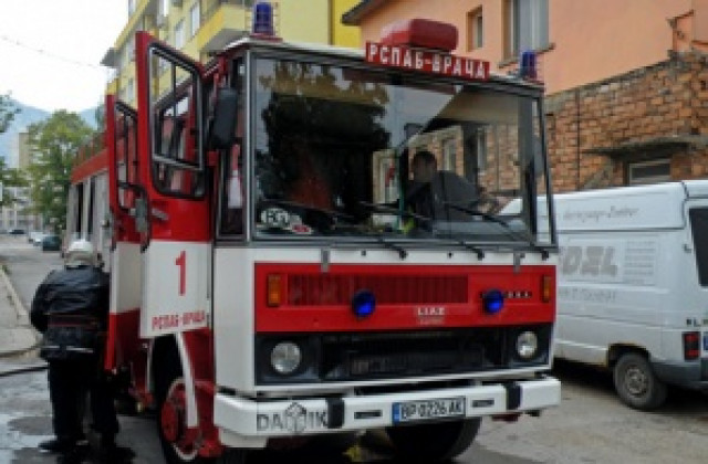 Две коли горяха тази нощ