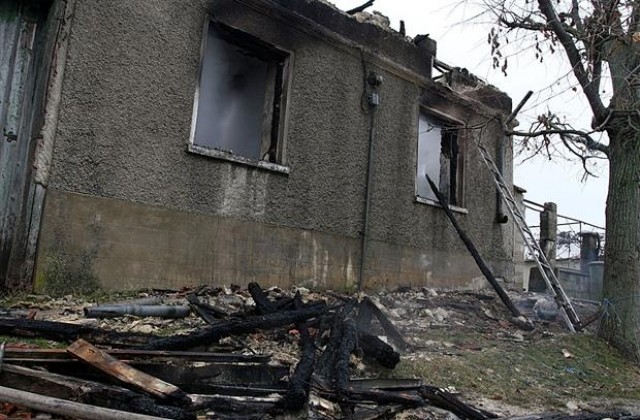 Дете почина при пожар във Вардун, Търговищко