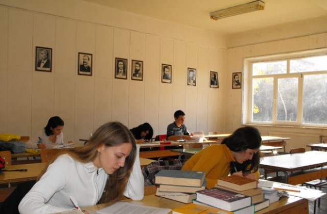 Петима представят Разград в конкурса „Най-добър млад преводач в ЕС”