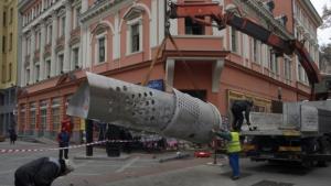 Повече от два часа демонтираха Рендето от Главната