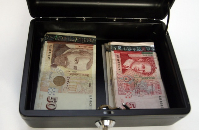 Старица стана поредната жертва на телефонна измама