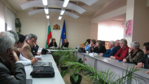Кметът СтояноваЩе прекратя практиката на протекции за определени кметства