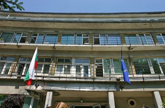 Близки на починали и пострадали от лекарска небрежност протестираха пред НС