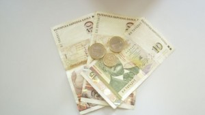 Възрастна жена даде 2500 лв за разваляне на магия