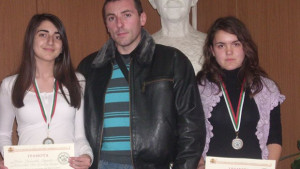Биолози от ПМГ Враца отличници в национално състезание