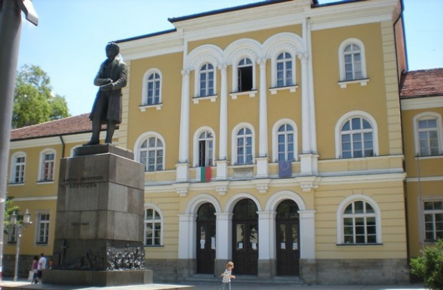 НАГ първи в общинското първенство по волейбол