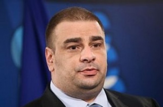 Сините изразиха съмнения за обществена поръчка в железопътния сектор