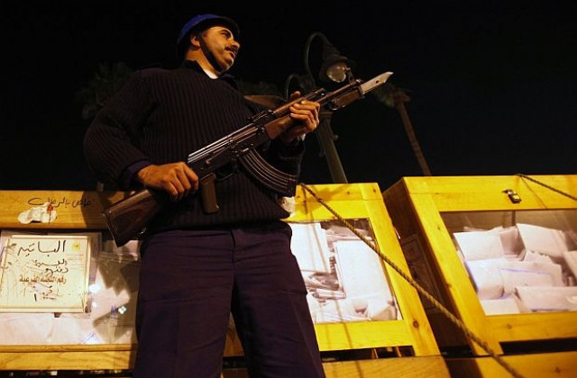 Ислямистите водят на изборите в Египет, сочат първите резултати