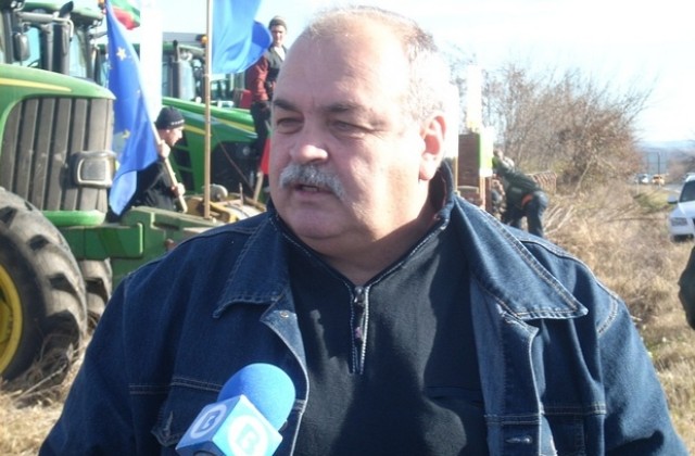 Земеделците втвърдяват протестите, ще блокират граници и пътища