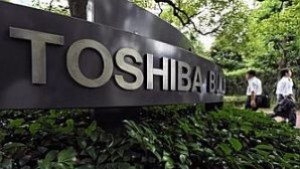 Toshiba затваря три от заводите си в Япония