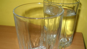 Минералната вода богата на флуор е вредна за деца