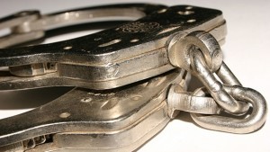 Арестуваха 16годишен обирджия на златни накити