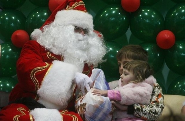 Дядо Коледа пристига в Кюстендил с личен пиар
