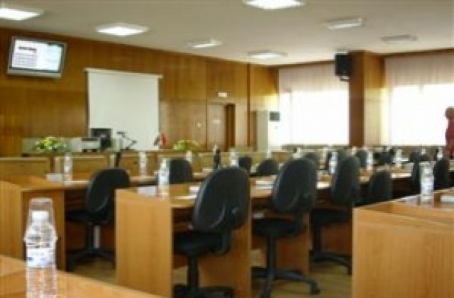 Местният парламент в Шумен заседава