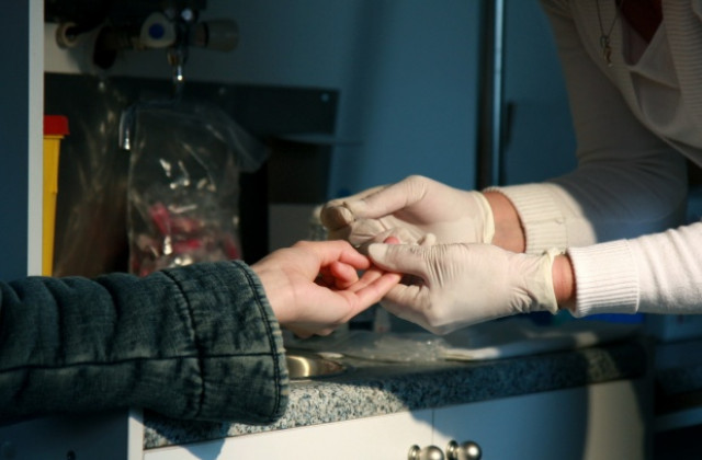 Нови 12 серопозитивни за година във Варна