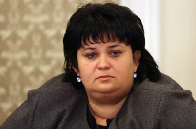 Фидосова: Ще внесем предложението за плавно вдигане на възрастта за пенсия