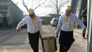 Над 300 порции рибена чорба раздадоха на пазара в Димитровград