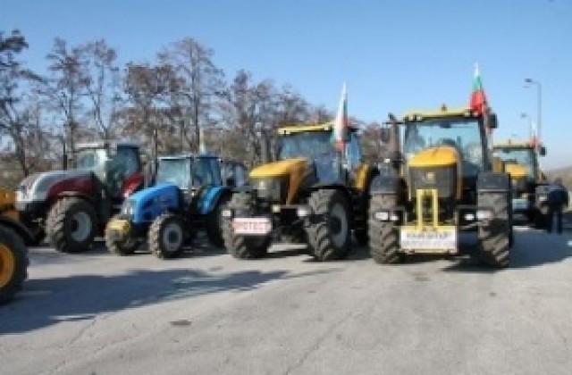Селскостопански машини от Сливен пътуват за София за участие в протеста