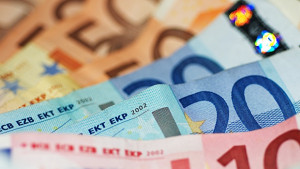 МВФ одобри отпускането на 22 млрд евро за Гърция