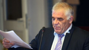 Ваньо Танов топи контрабандата на цигари до под 15 догодина