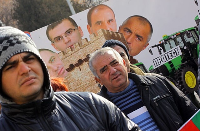 Зърнопроизводителите спират протестите до края на януари 2012-а