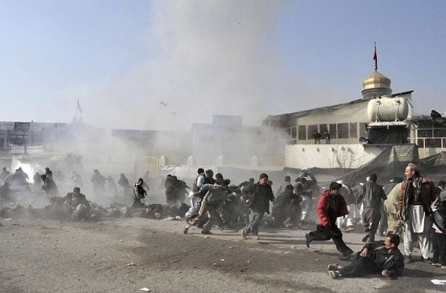 19 цивилни бяха убити при експлозия в Афганистан