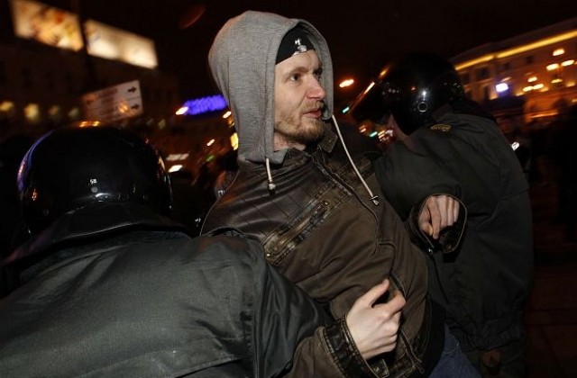 Стотина арестувани на опозиционен митинг в Санкт Петербург