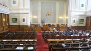 НС прие дефицит от 15 млрд лева по бюджет 2012