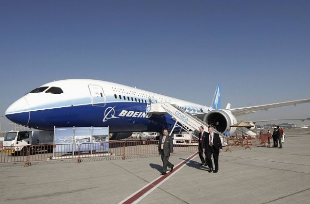 Новият самолет на Боинг счупи два рекорда