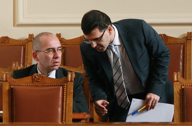 С пари от дублиращи се структури финансират реформите в Спешната помощ