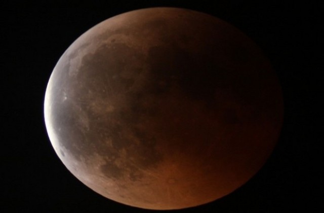 Последното за 2011 г. лунно затъмнение ще наблюдават млади астрономи в Хасково и Димитровград