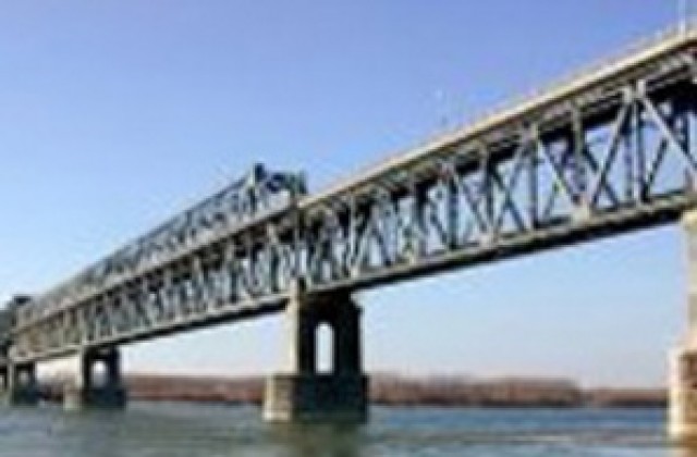 109 кутии цигари с китайски надписи задържаха на Дунав мост