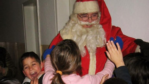 Ученическият парламент с благотворителна кампания Коледна усмивка