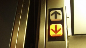 Дядо падна в асансьорна шахта