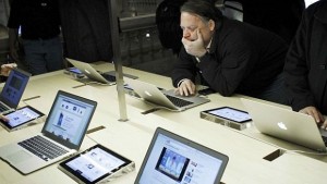 Учредителният договор на Apple бе продаден за 159 млн долара