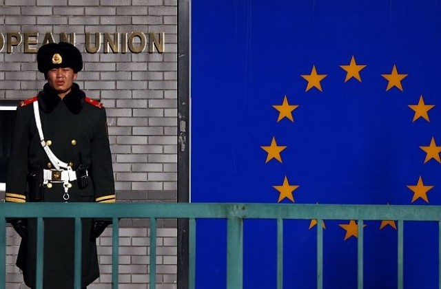 Европейската комисия увеличава правата за консулска закрила