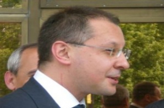 По-решителни мерки са необходими за преодоляване на кризата, смята Станишев