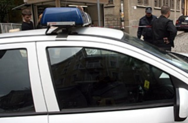 Задържаха 63 души при спецакция в София