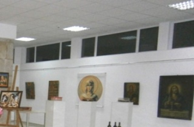 50 творци в годишната изложба на габровските художници