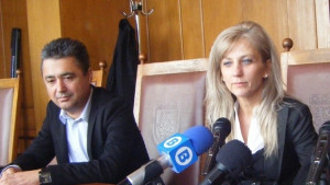 Потребители на социални услуги с коледна изложбабазар