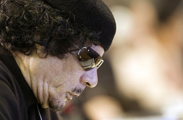 МНС подозира, че убийството на Кадафи е военно престъпление