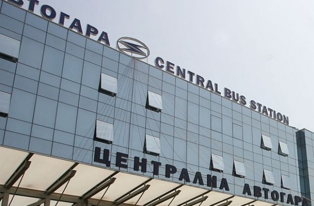 Предколедно се повишава търсенето на билети за автобуси, пускат още рейсове