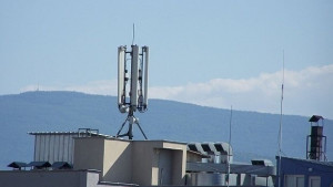 Повече от половината от GSM антените в София са незаконни