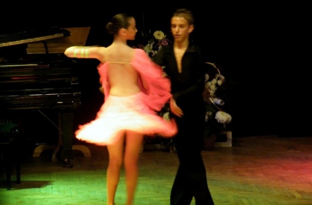 Най-добрите български двойки по спортни танци в Бургас