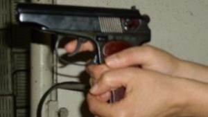 Издирват нападател на въоръжен обир в Ямбол