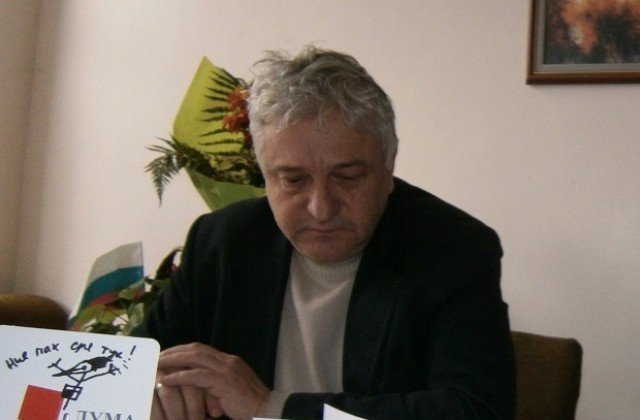 Българският парламент с най-ниския авторитет от създаването си до днес, според Ивелин Николов