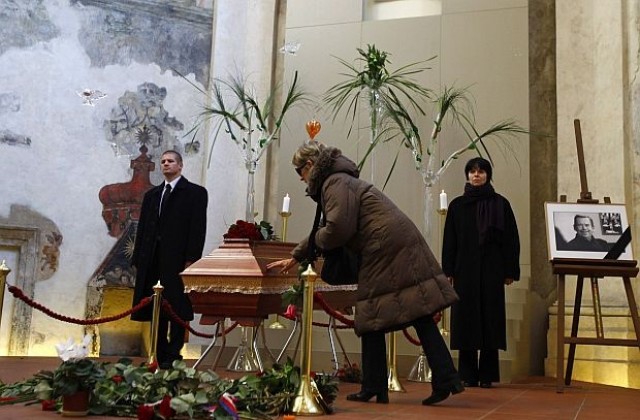 Тридневен траур в Чехия, погребението на Хавел ще е в петък
