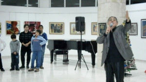 Повече от 800 коледни картички изработиха децата от Дома в