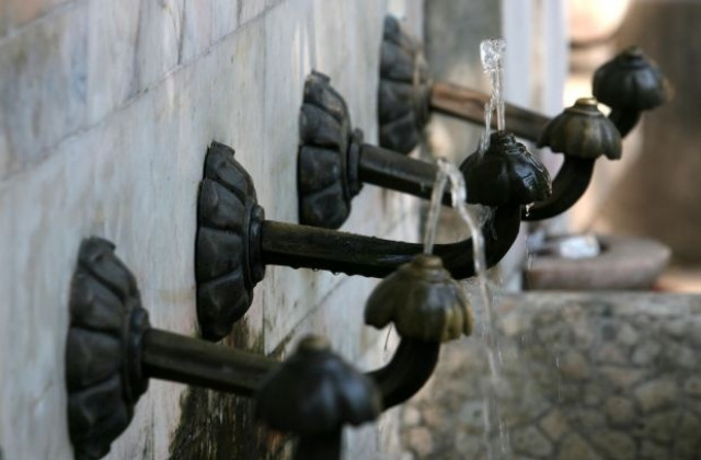 Два района във Варна остават без вода