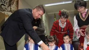 Коледарчета поздравиха кмета на Стара Загора